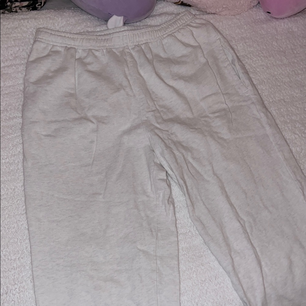 Brandy Melville Women’s White Sweat Pants